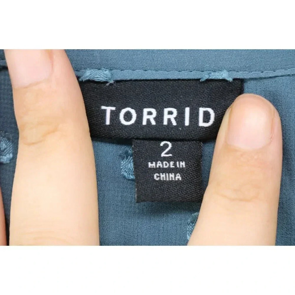 Torrid Semi-Sheer Long Puff Sleeves Tunic-Size 2X-Button Down-Hi-Lo - Picture 4 of 8